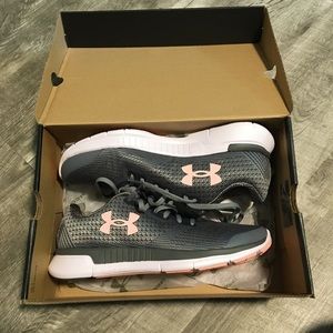BRAND NEW Under Armour Charged Lightning Sneakers